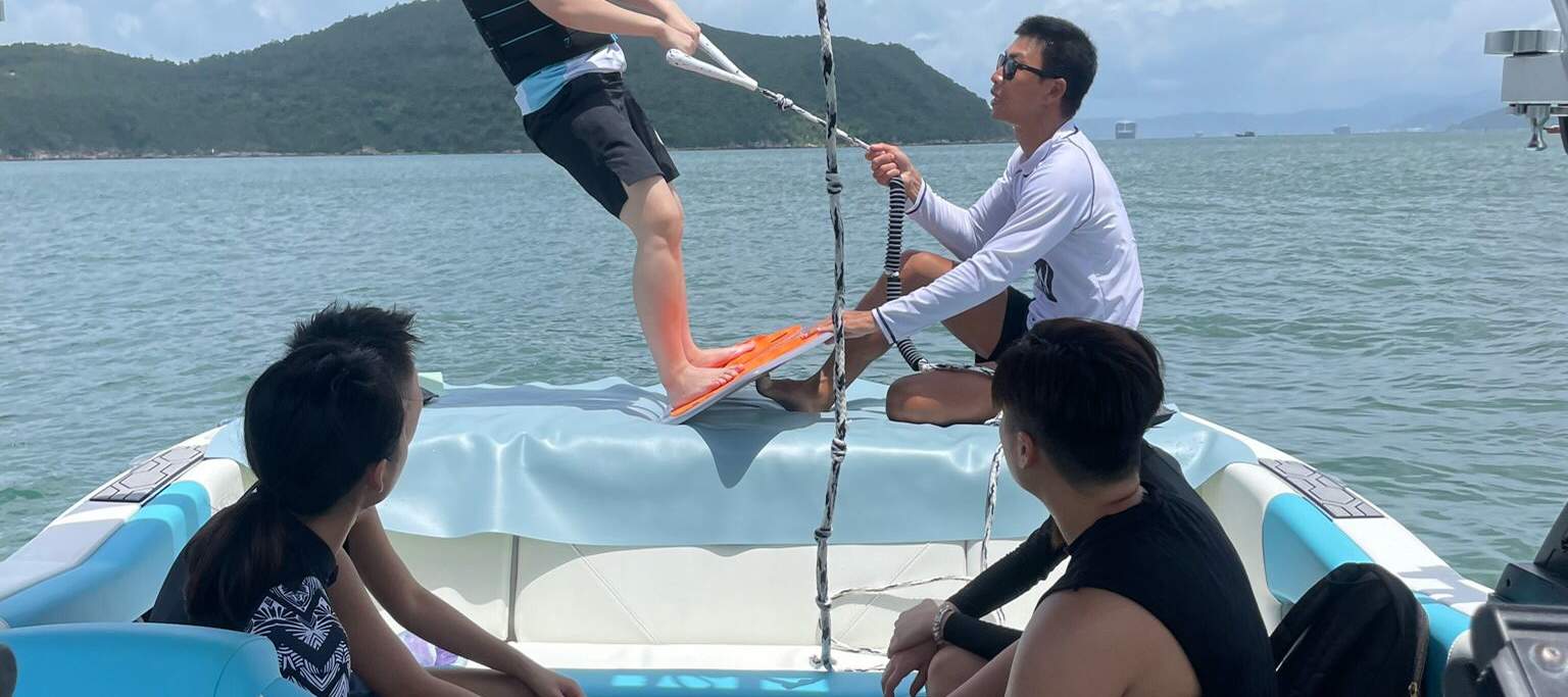 SURFMATE - Repulse Bay's new MasterCraft NXT22 water ski boat water skiing experience